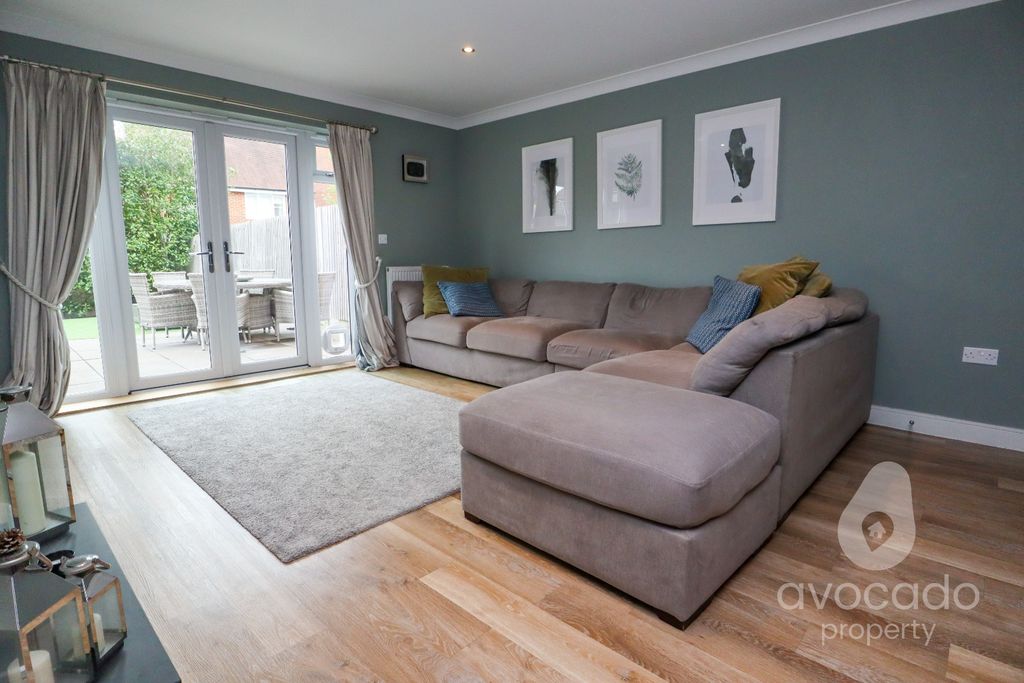 Property photo 3 of 13 4550569
