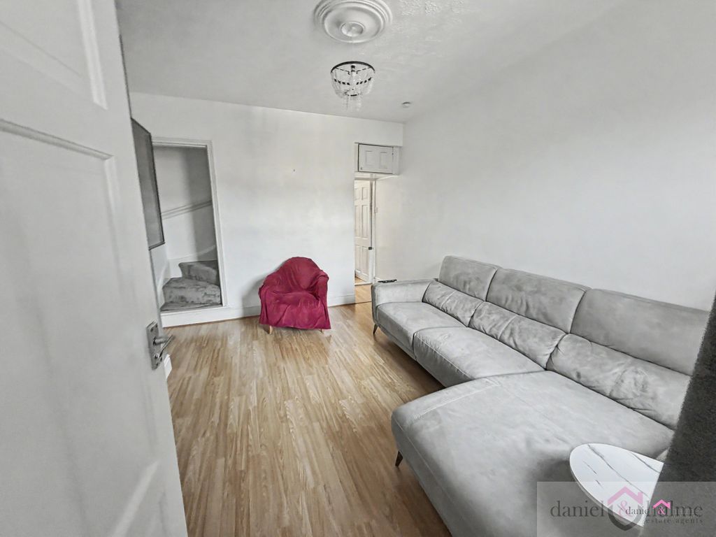 Property photo 3 of 19 Img_0732