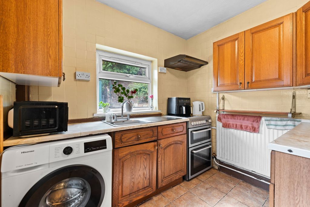 Property photo 3 of 27