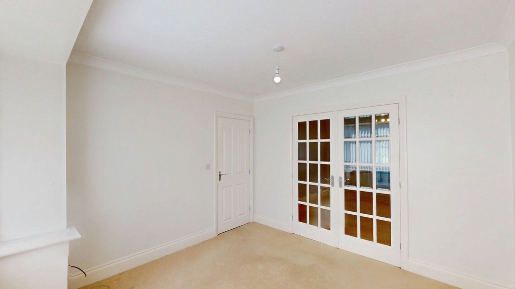 Property photo 3 of 24 Reception