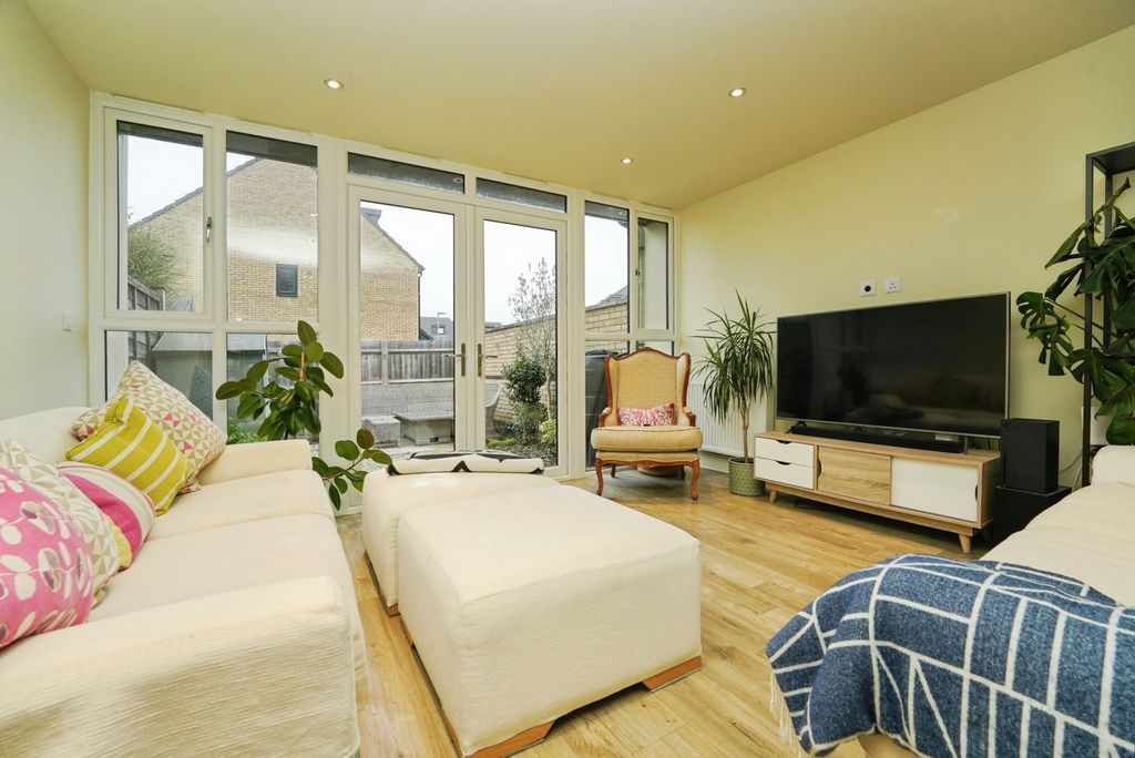 Property photo 2 of 18 Pbox-Img.Jpg