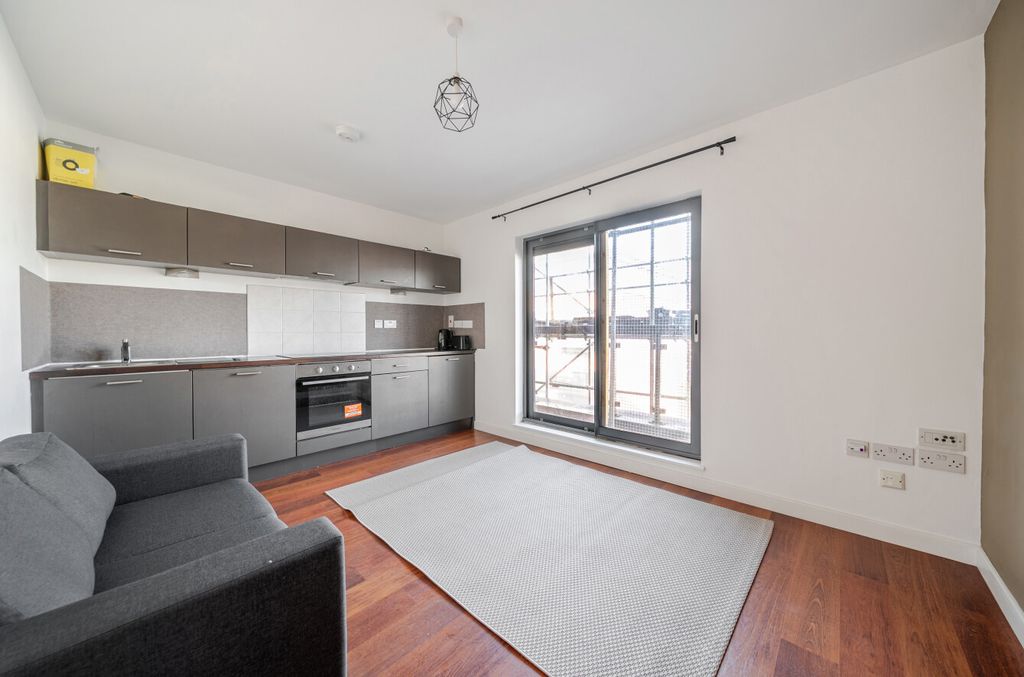 Property photo 2 of 9 1429997-3-69Bbd2d...