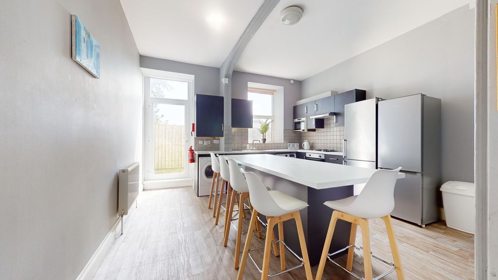 Property photo 1 of 7 Image