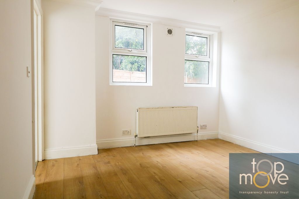 Property photo 3 of 8 Photo 2