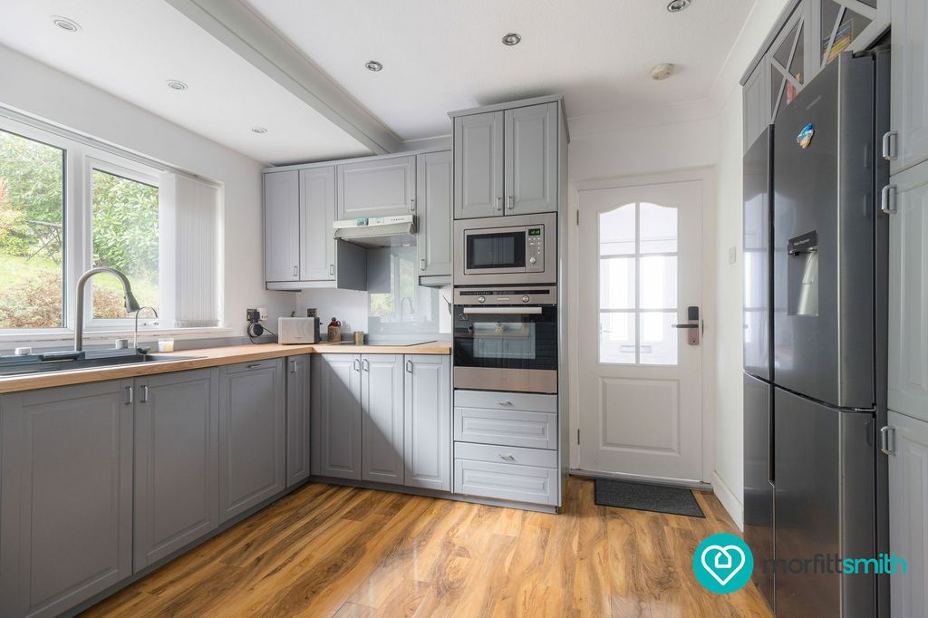 Property photo 2 of 23