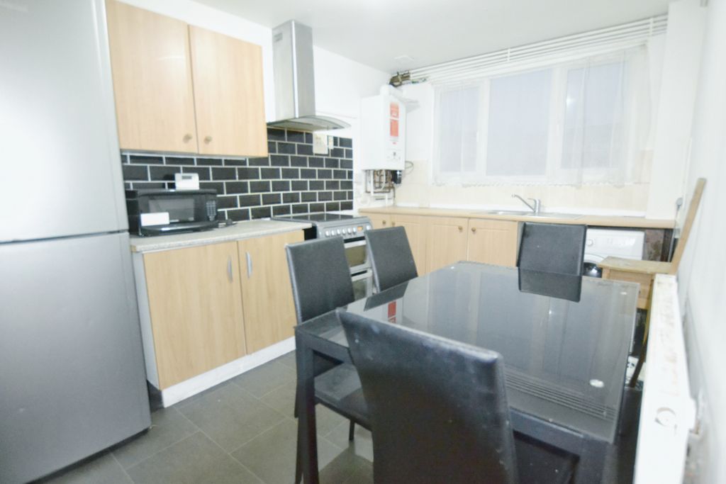 Property photo 3 of 17 Gallery