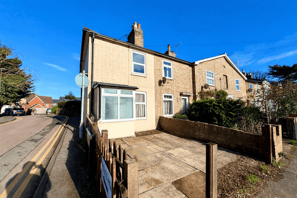 Property photo 1 of 12 Baddow Road, Chelmsford, CM2 7Qe