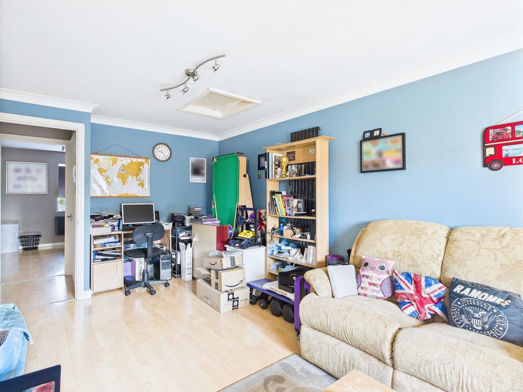 Property photo 3 of 6 Cam01338G0-Pr0129-Still002