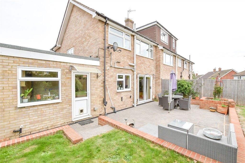 Property photo 2 of 10 Patio / Decking