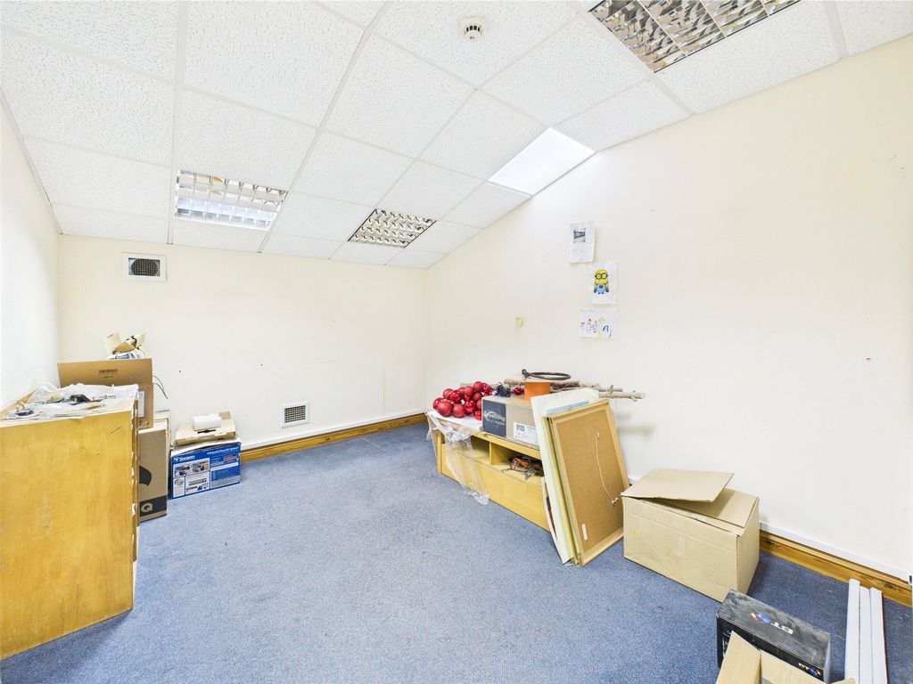 Property photo 3 of 30 Picture No. 01