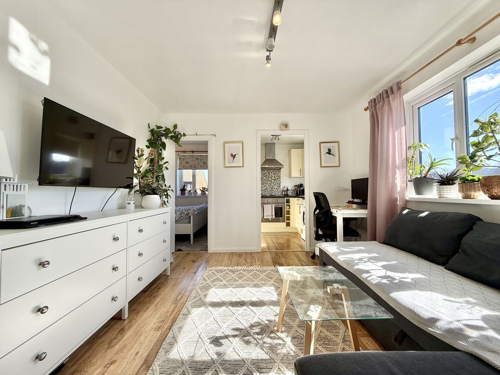 Property photo 2 of 8