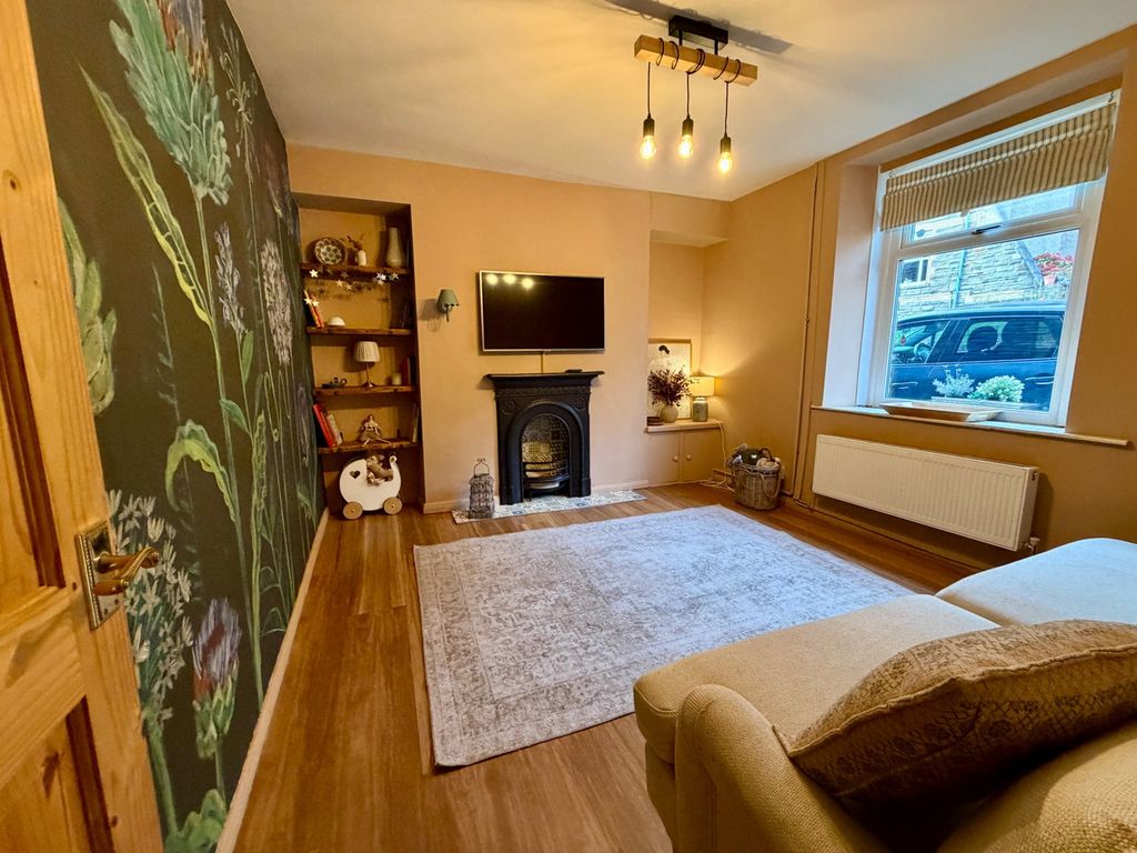 Property photo 3 of 28
