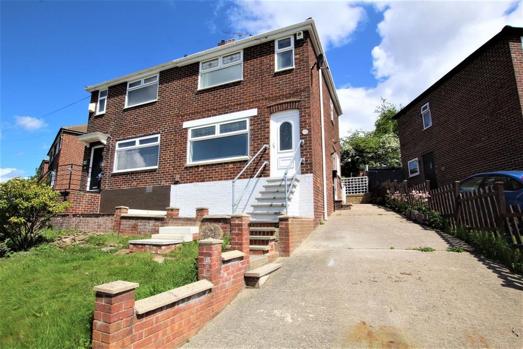 Property photo 1 of 32