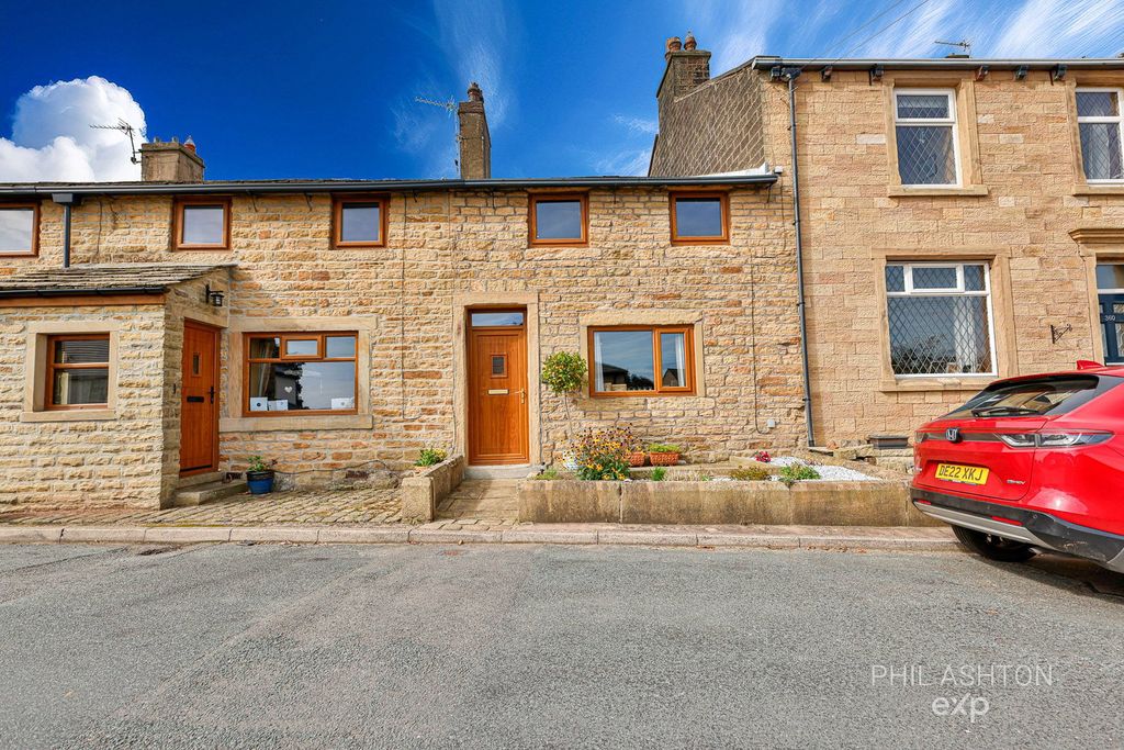 Property photo 1 of 25