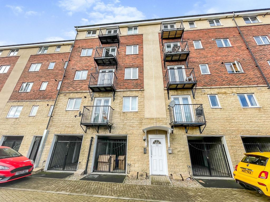Property photo 1 of 11