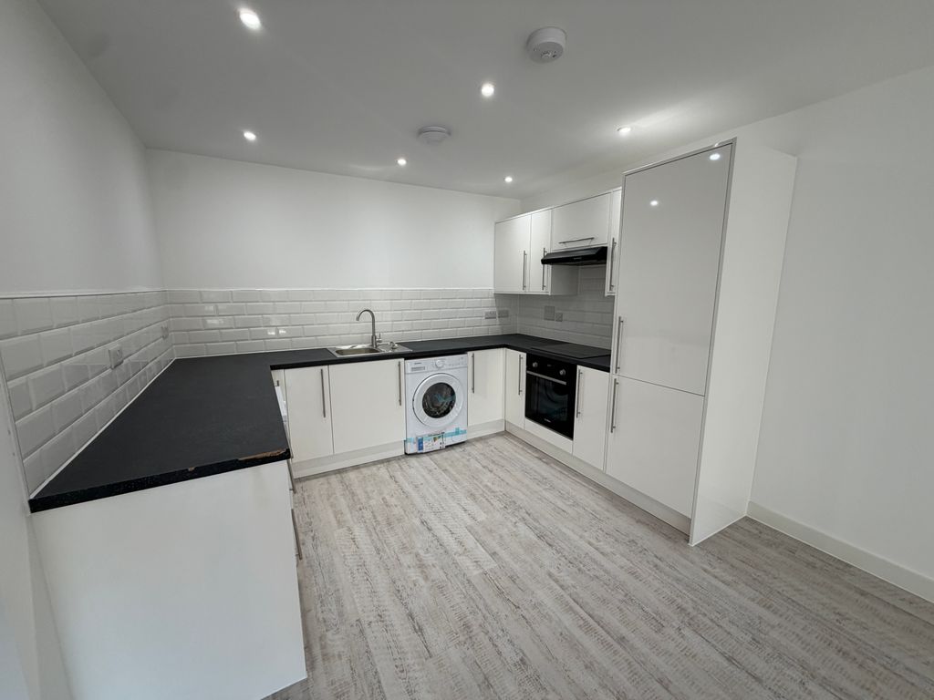 Property photo 2 of 10 Kitchen