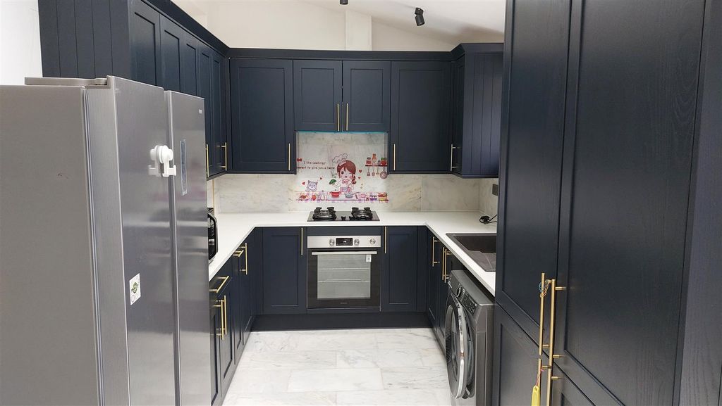 Property photo 3 of 29 Kitchen / Dinning Room