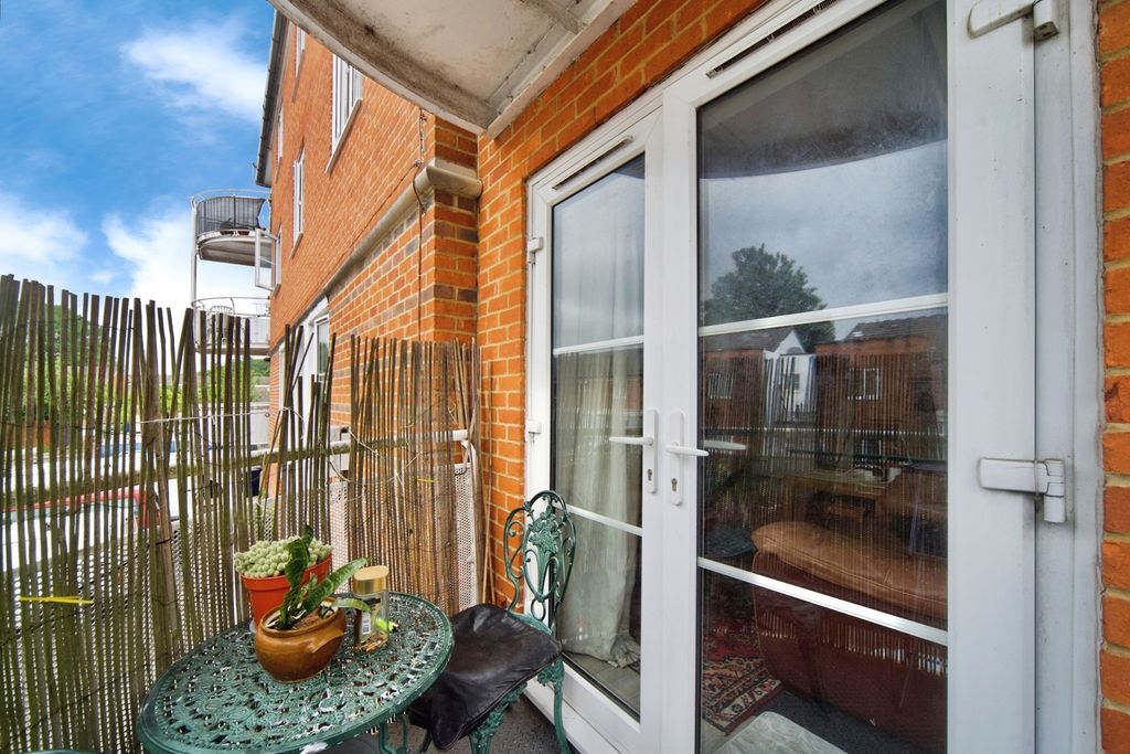Property photo 2 of 11 Balcony