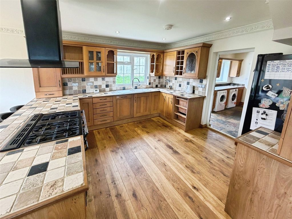 Property photo 2 of 29 Kitchen