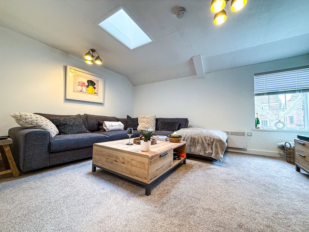 Property photo 2 of 11 4884784