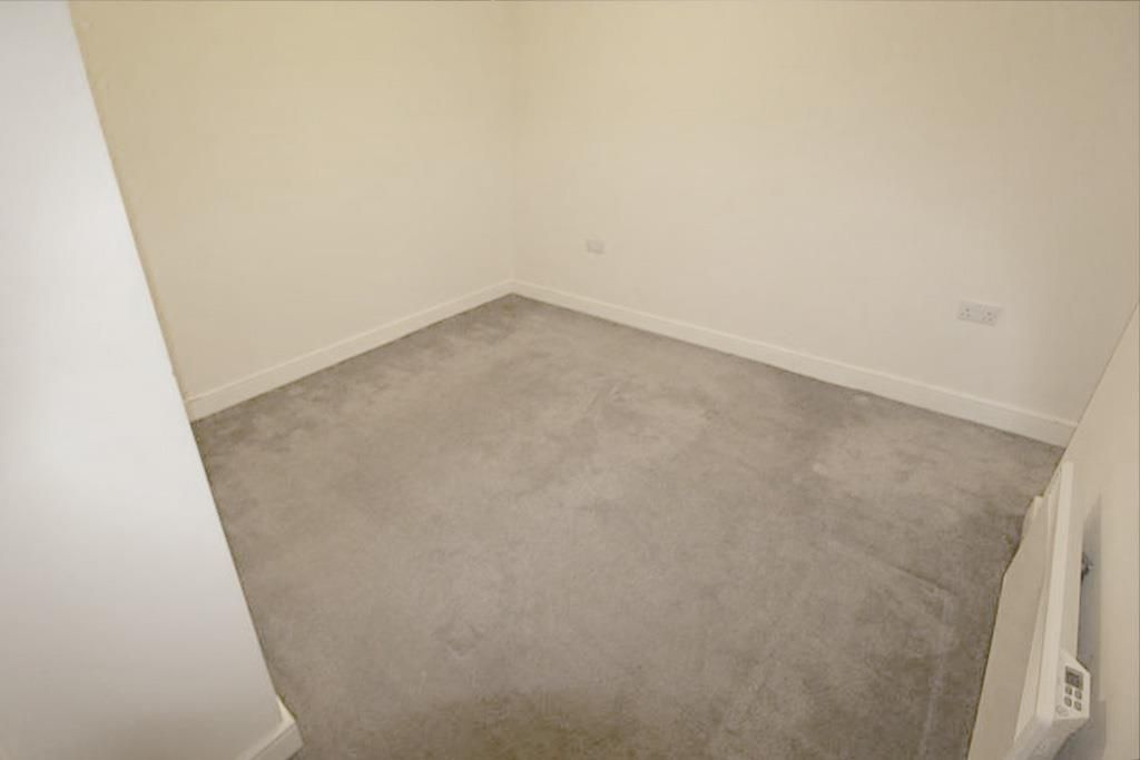 Property photo 3 of 4 Bedroom.Jpg