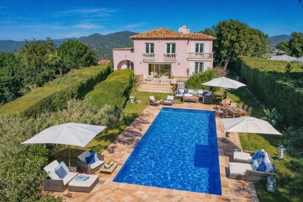 Property photo 1 of 7