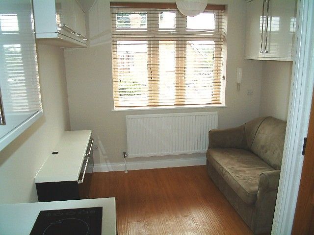 Property photo 2 of 4 Living/Bedroom