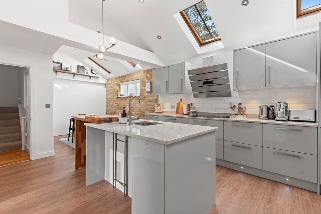 Property photo 1 of 18 Kitchen