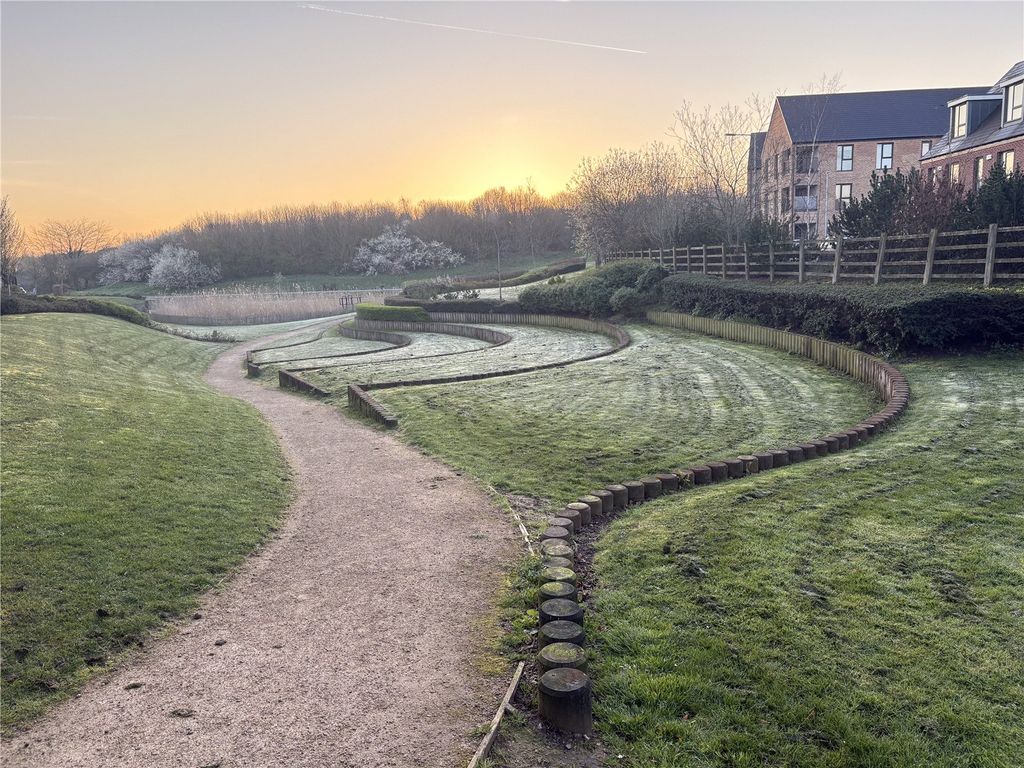 Property photo 2 of 23 Picture No. 31