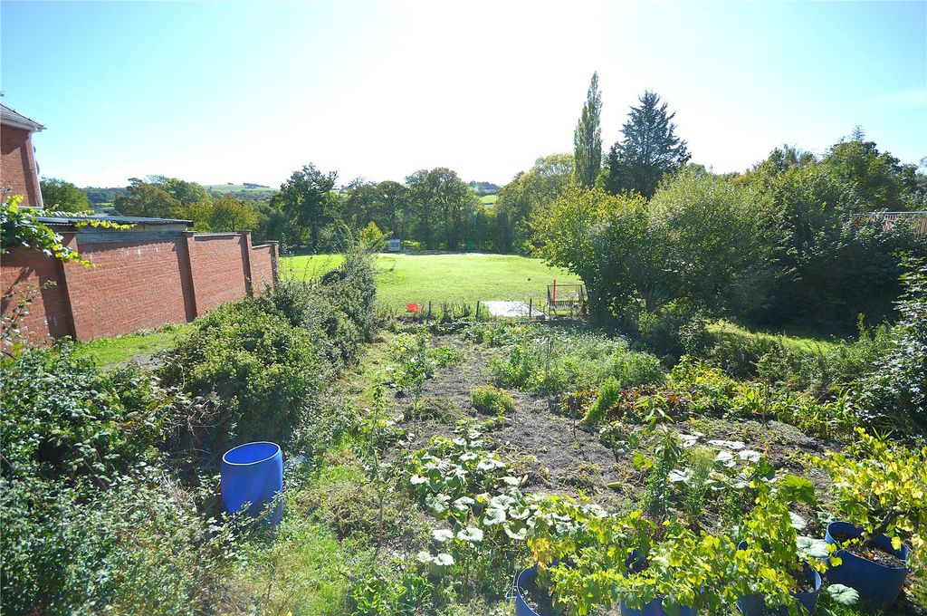 Property photo 2 of 6 Picture No. 02