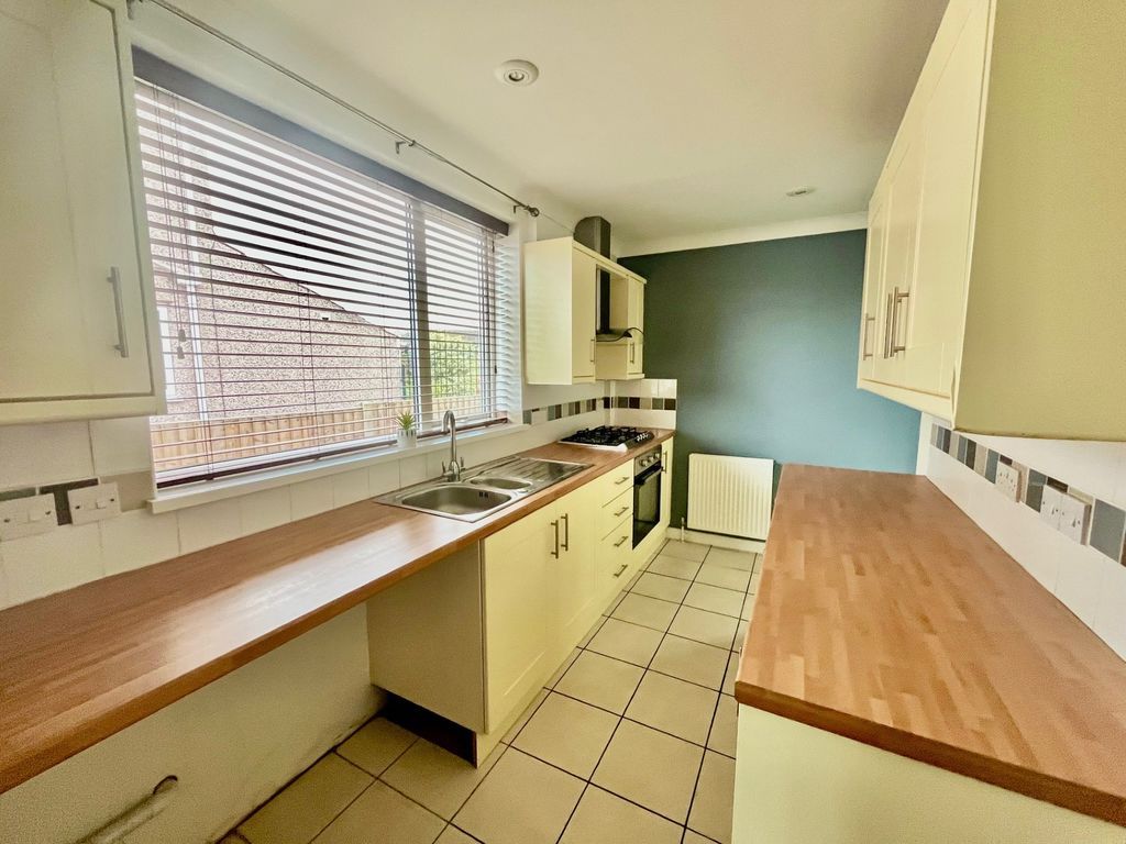 Property photo 2 of 12 Kitchen