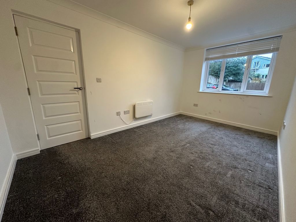 Property photo 3 of 7 Photo 7