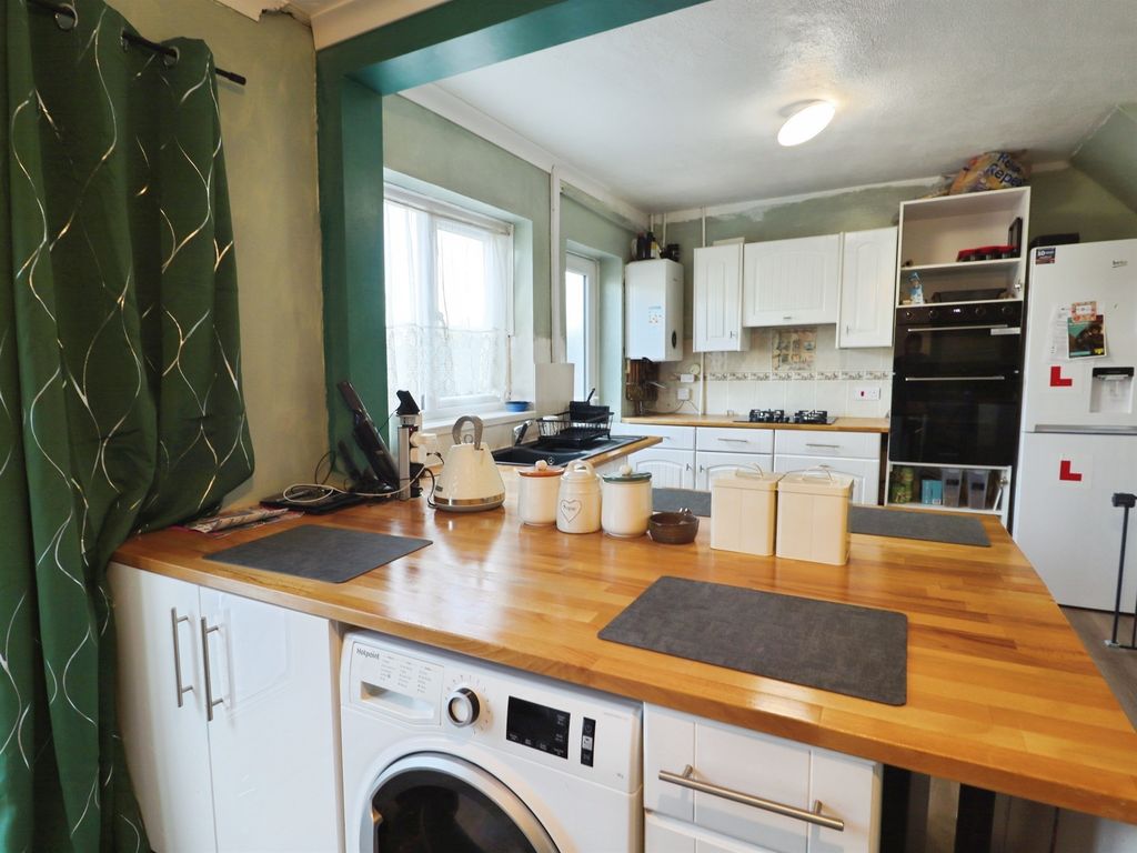 Property photo 3 of 13