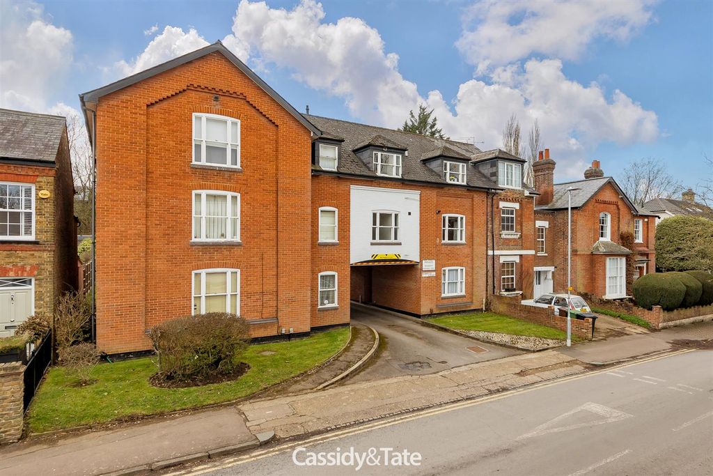Property photo 1 of 14 4 Ramryge Court_001.Jpg