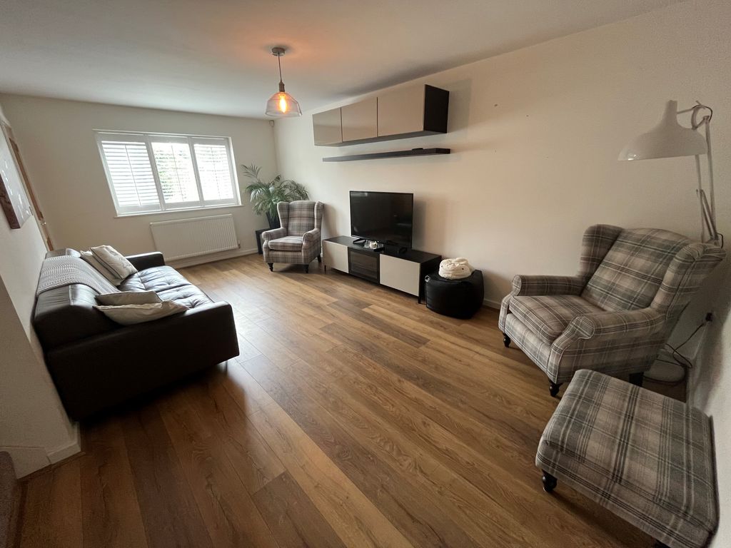 Property photo 3 of 16 Living Room