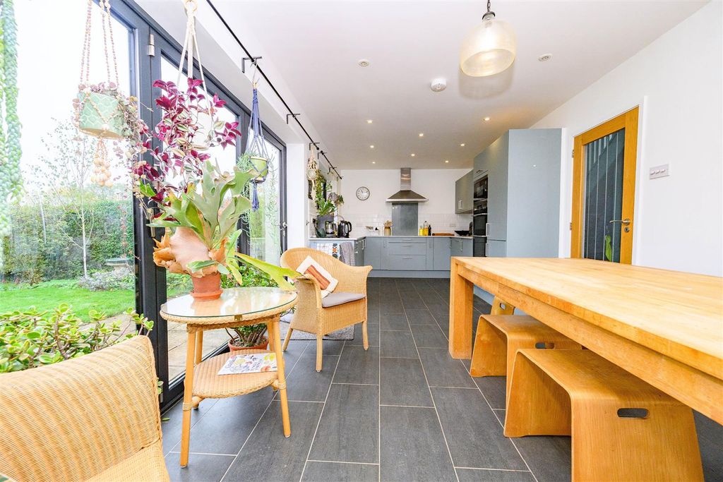 Property photo 2 of 24 Kitchen/Diner