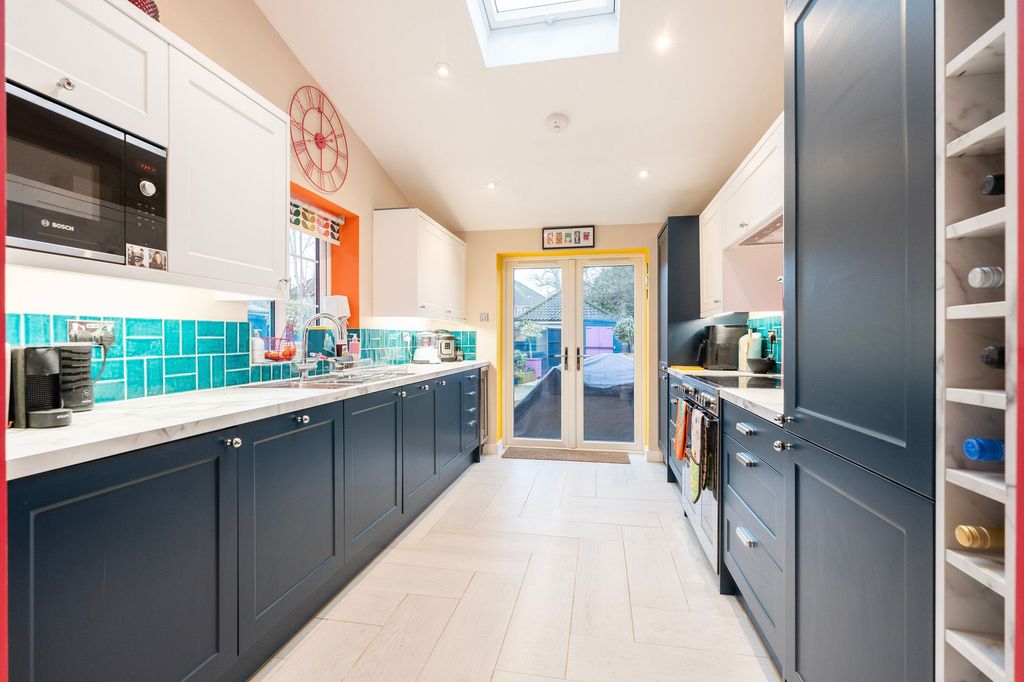 Property photo 3 of 24