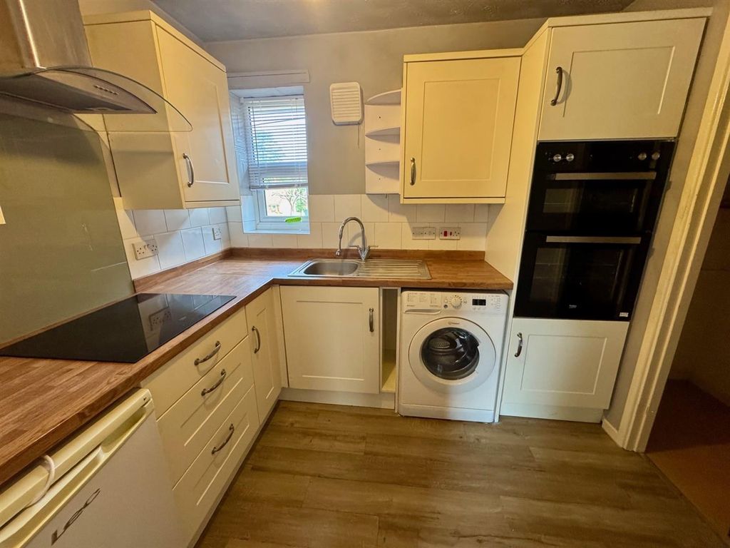 Property photo 3 of 13 Kitchen.Jpg