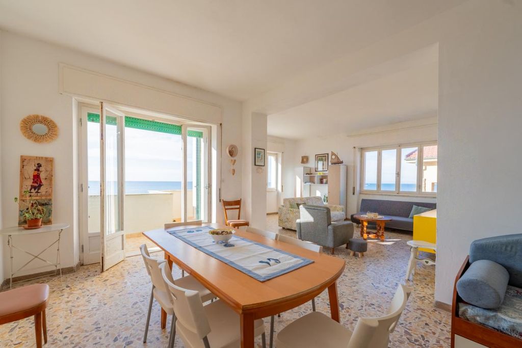 Property photo 2 of 40