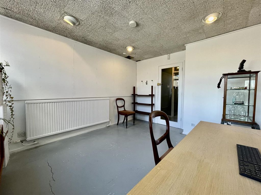 Property photo 3 of 5 Img_5841.Jpg