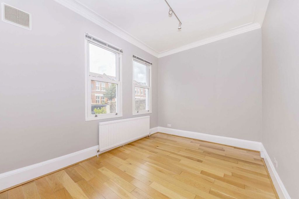 Property photo 3 of 6