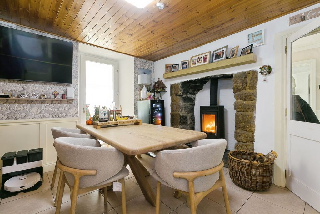 Property photo 3 of 13 Pbox-Img.Jpg