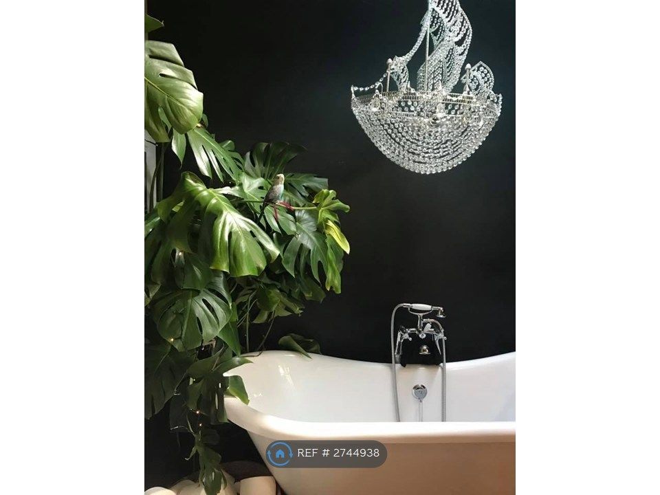 Property photo 2 of 21 Family Bathroom With Large  Roll Top Bathtub