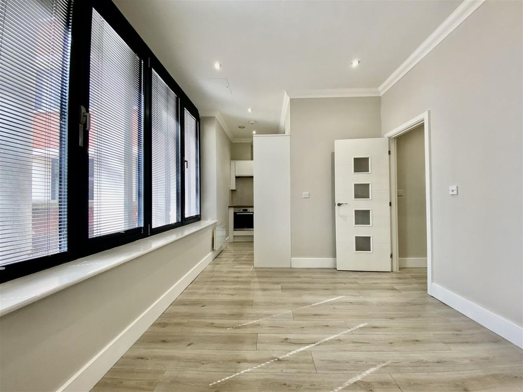 Property photo 3 of 10 Img_0119.Jpg