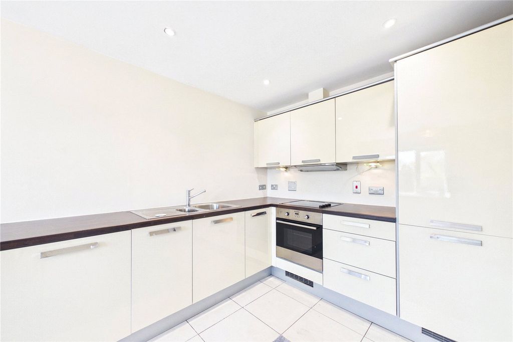 Property photo 2 of 9 Picture No. 16