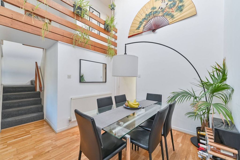 Property photo 3 of 24