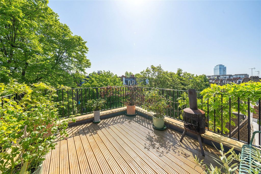 Property photo 3 of 8 Roof Terrace