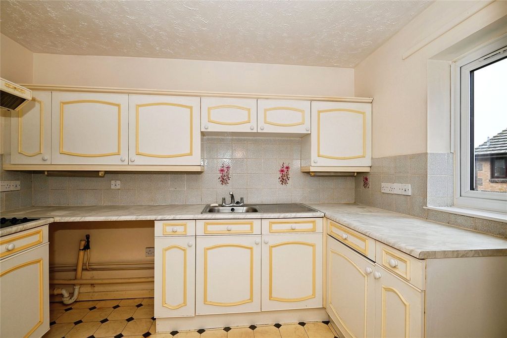 Property photo 3 of 14 Kitchen