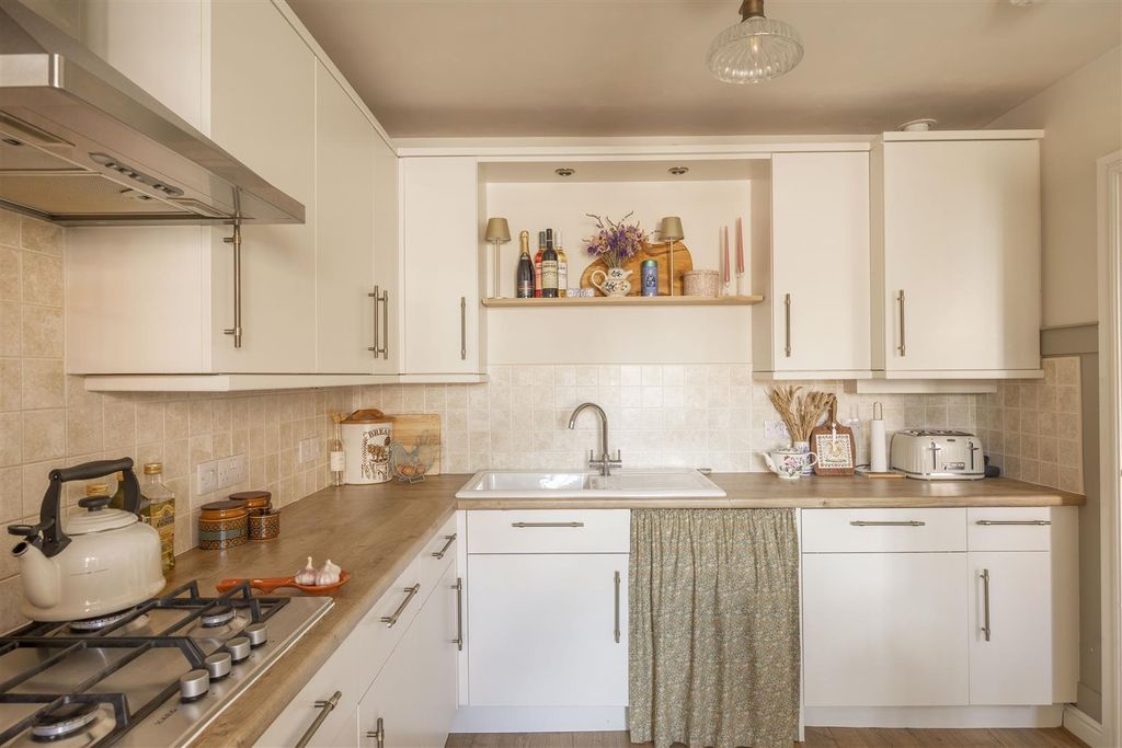 Property photo 3 of 29 Kitchen Diner