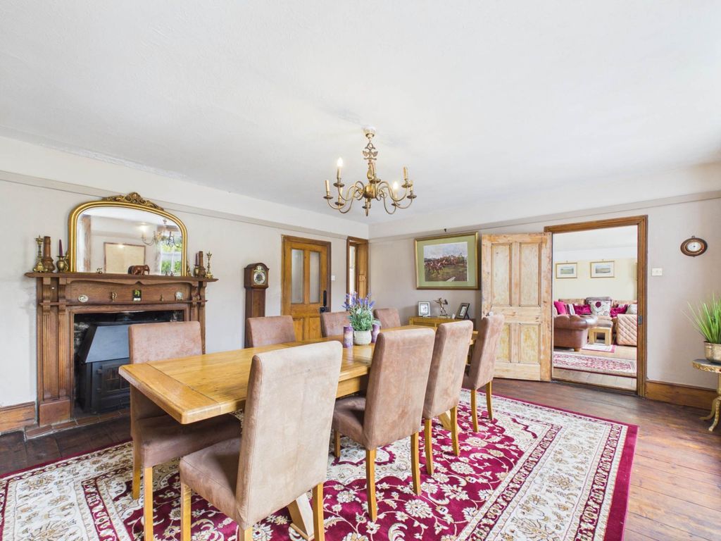 Property photo 3 of 33